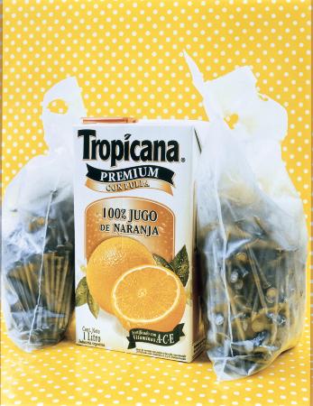 Autobiografía (yo como el jugo de naranja y municiones)