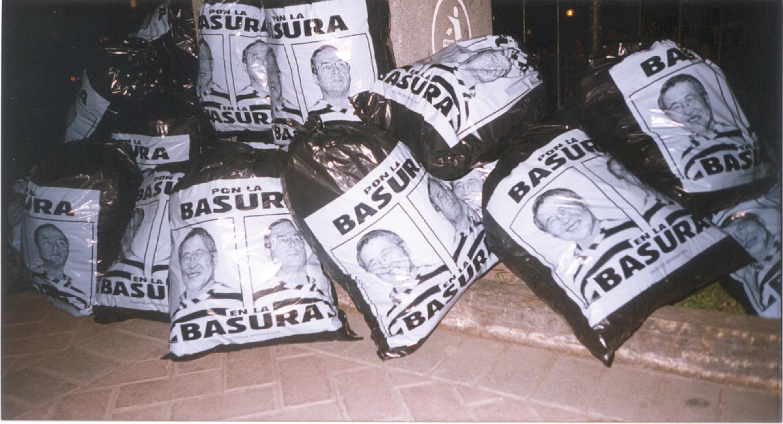 Pon la basura en la basura
