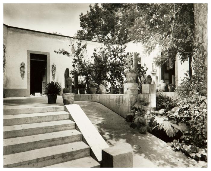 Patio de la Casa Azul, del Archivo Raquel Tibol
