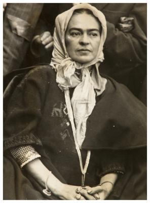 Sin título [Frida participa en la manifestación del 2 de julio de 1954], del Archivo Raquel Tibol