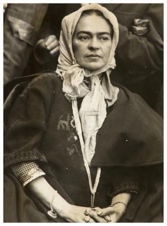 Sin título [Frida participa en la manifestación del 2 de julio de 1954], del Archivo Raquel Tibol